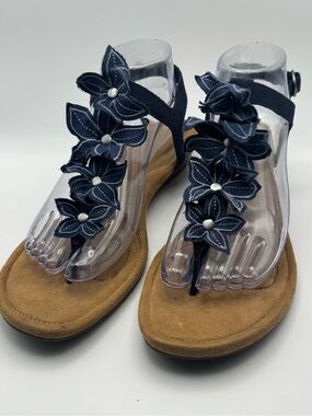 Koolaburra By Ugg Navy Floral T-Strap Sandals